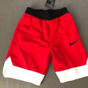 Nike boys dry fit shorts size medium